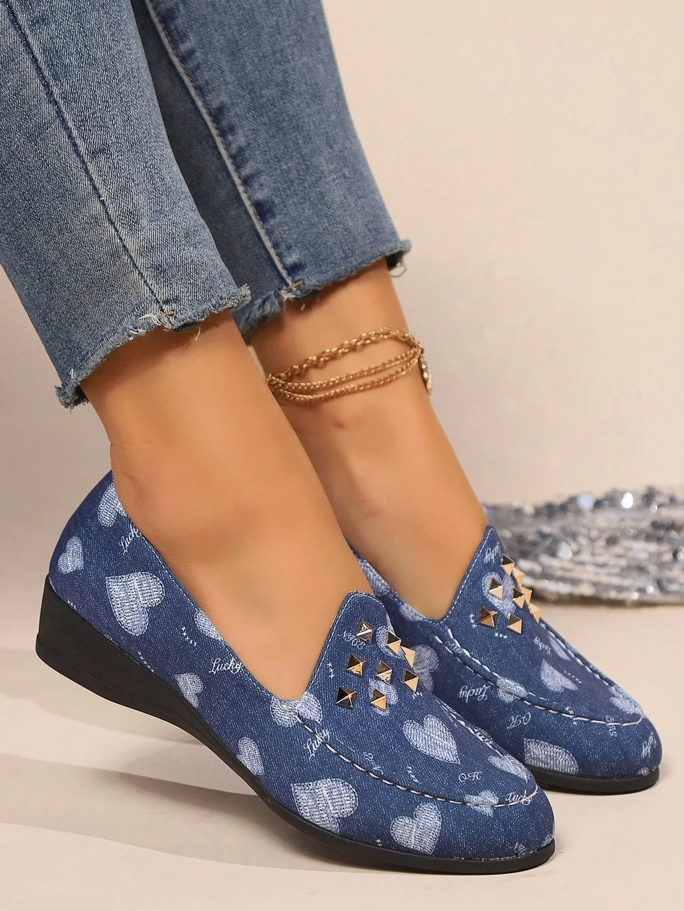 2024 Trendy Rhinestone Flat Shoes: Stylish and Comfortable Casual Footwear for Women