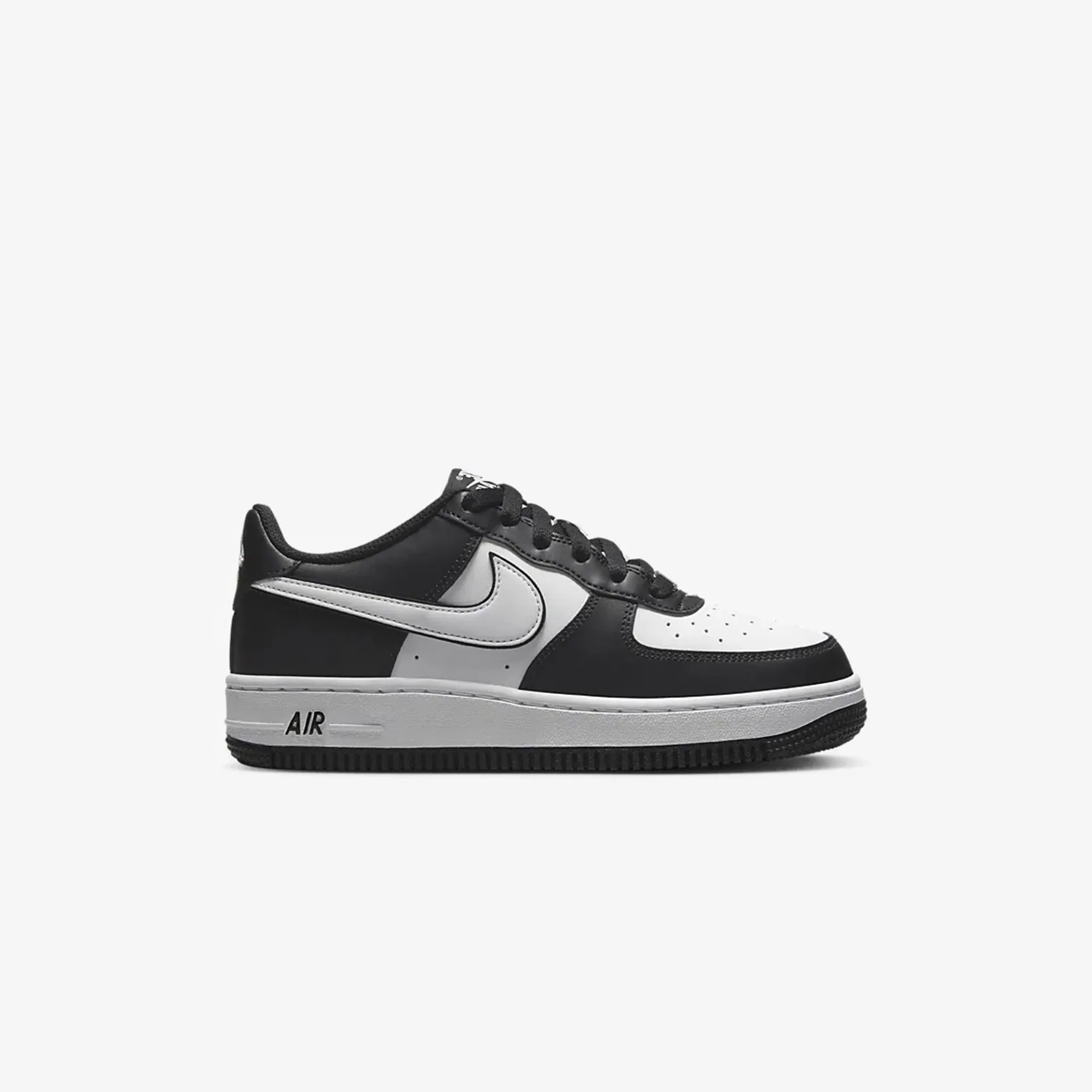 Nike | AIR FORCE 1 LV8 2 (GS)  { BLACK/WHITE