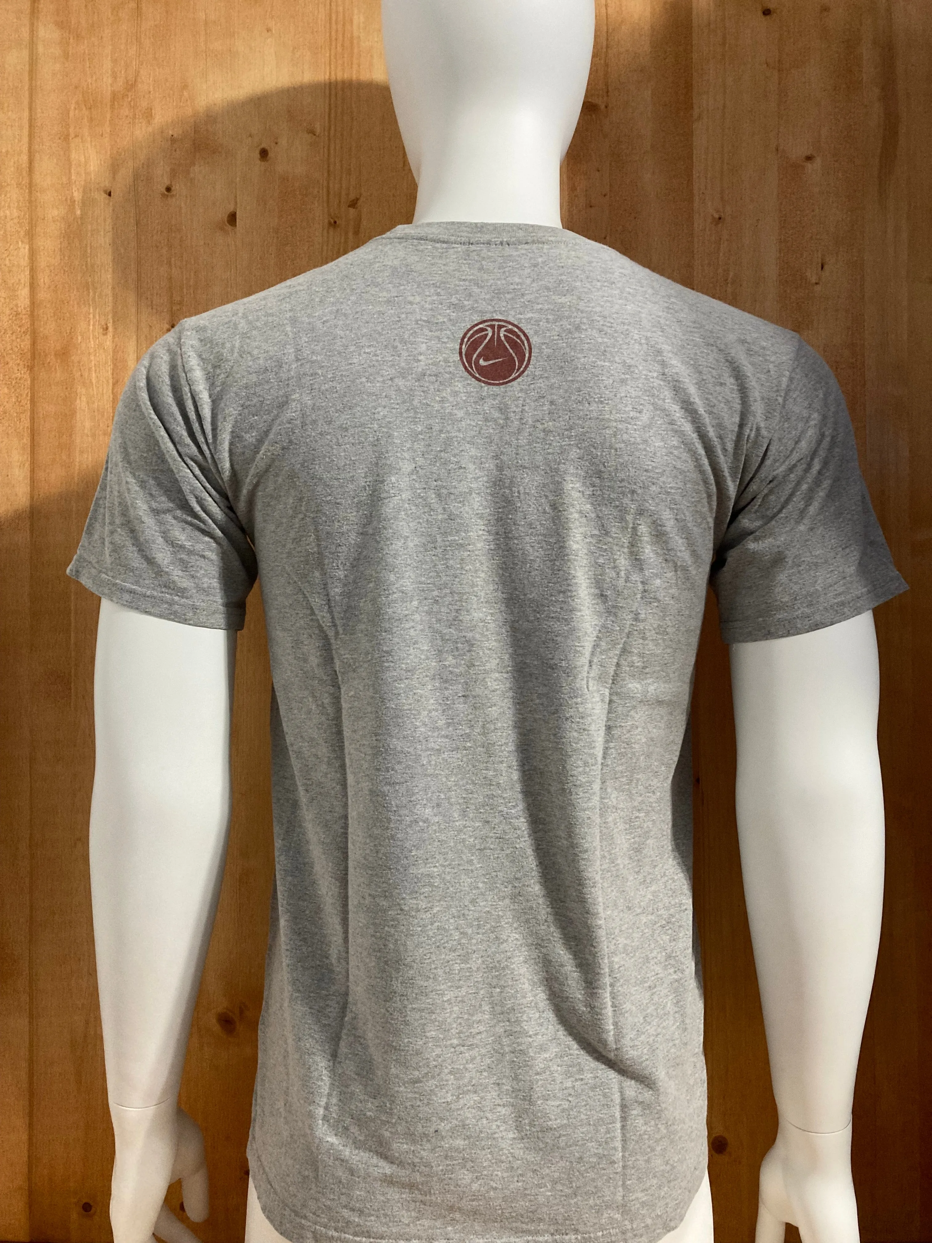 NIKE "CENTENARY BASKETBALL" Graphic Print Adult T-Shirt Tee Shirt S SM Small Gray Shirt