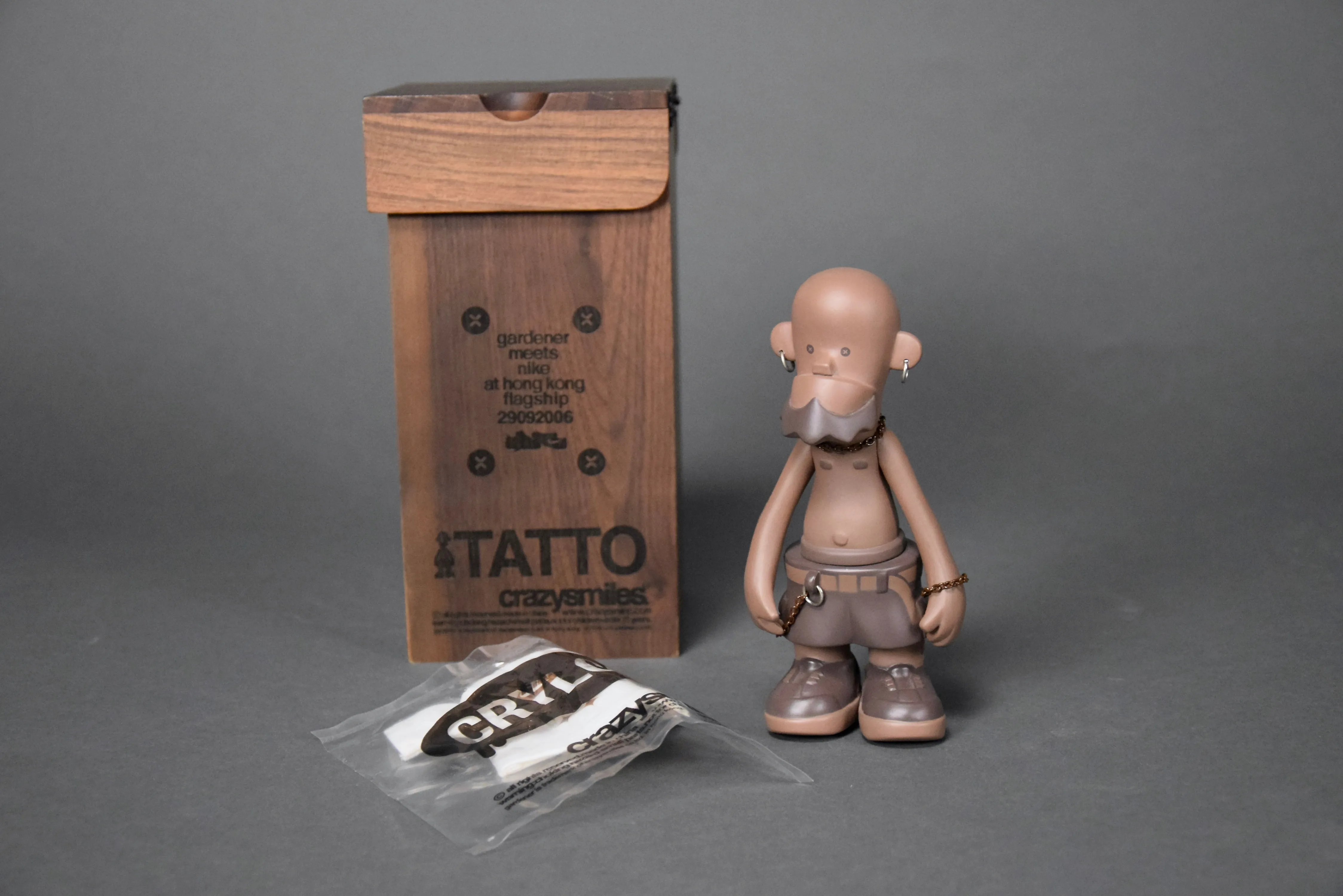 Tatto limited edition gardener meets Nike 2006 Designer Toy