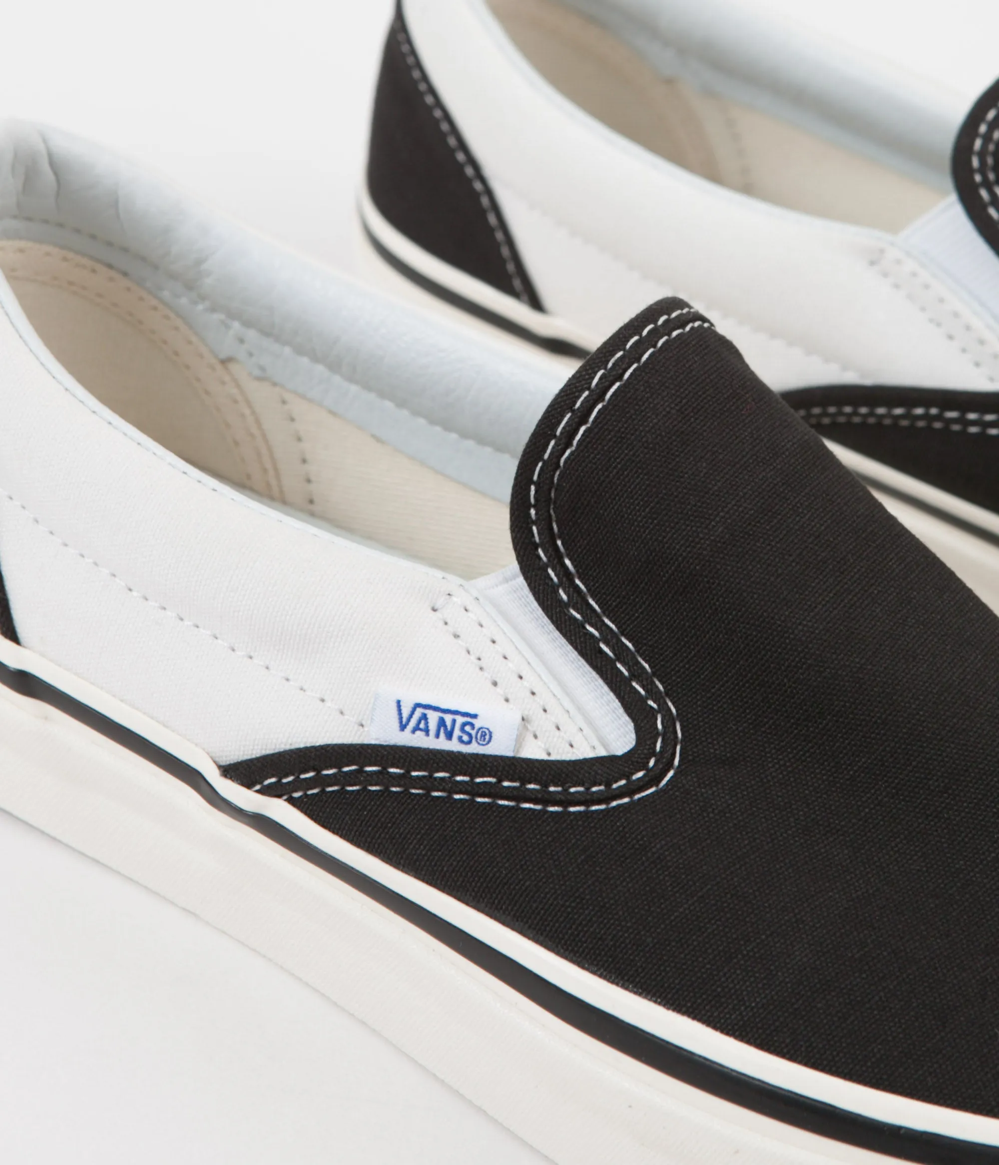 Vans Classic Slip-On 98 DX Anaheim Factory Shoes - Black / White