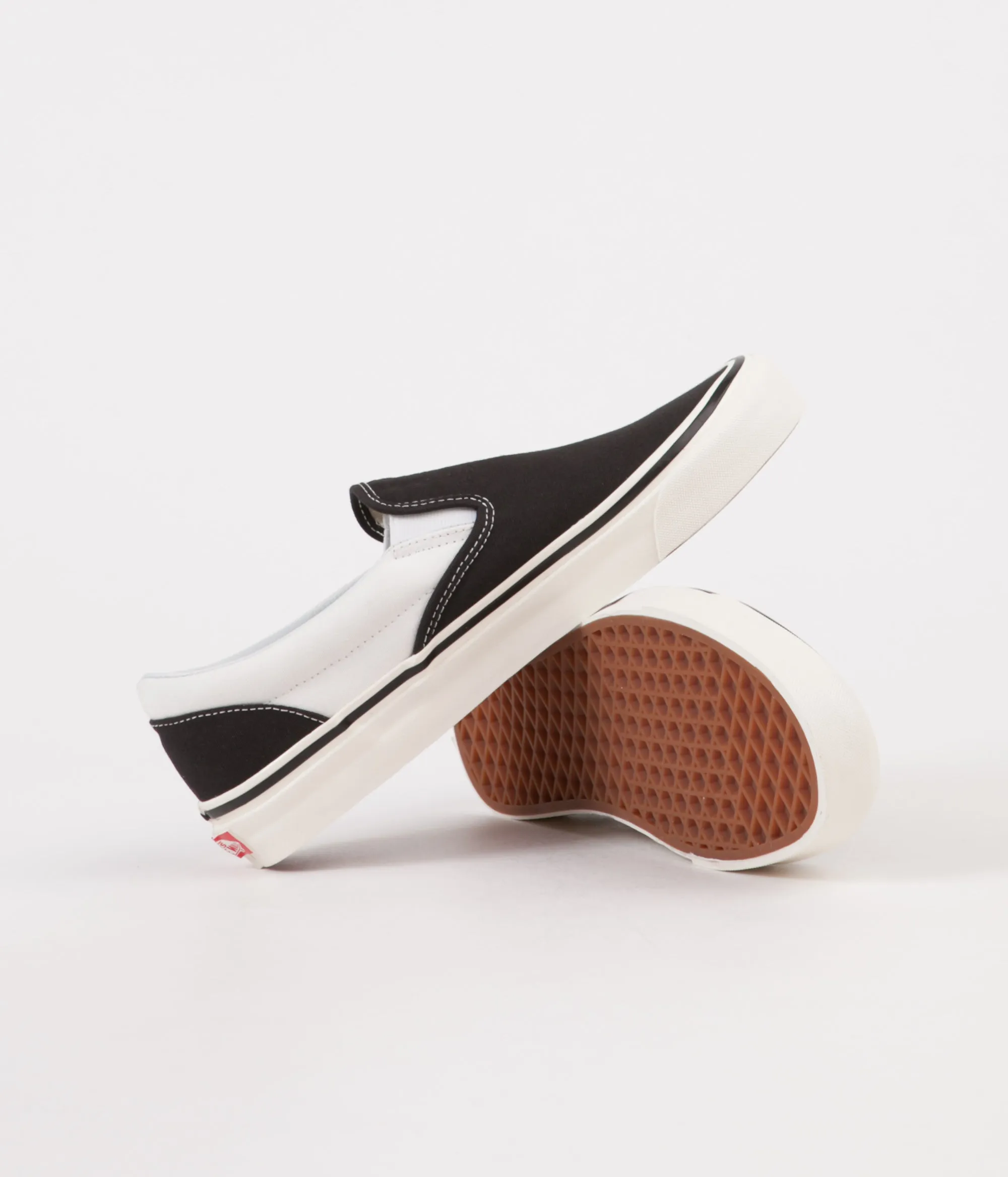 Vans Classic Slip-On 98 DX Anaheim Factory Shoes - Black / White