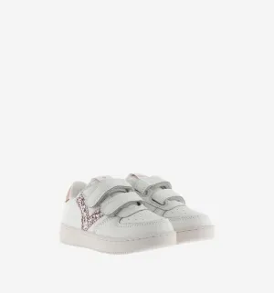 White leather sneakers with nude glitter V logo